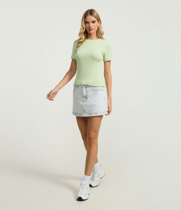 Blusa en Viscosa Texturizada con Bajo Ondulado 7