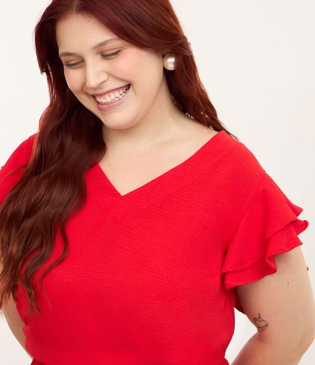 Blusa en Crepé con Volado en el Hombro Curve & Plus Size