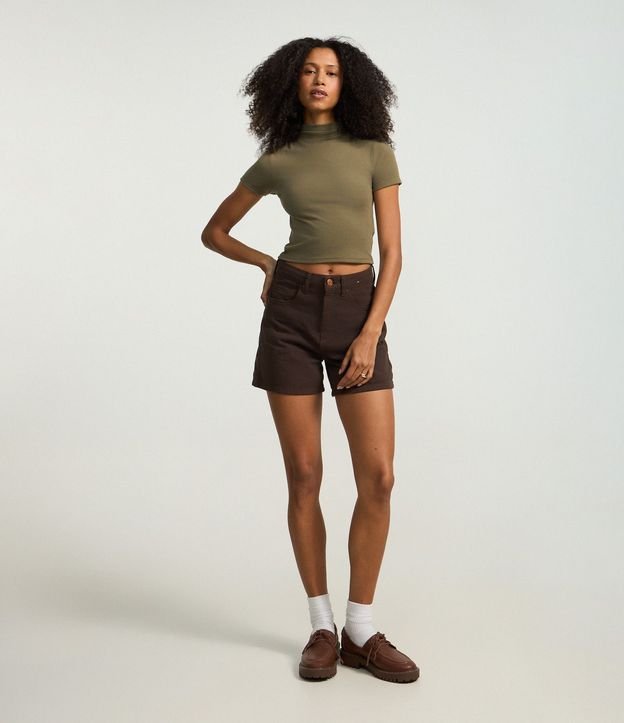 Blusa Básica Texturizada en Viscosa con Cuello Alto 4