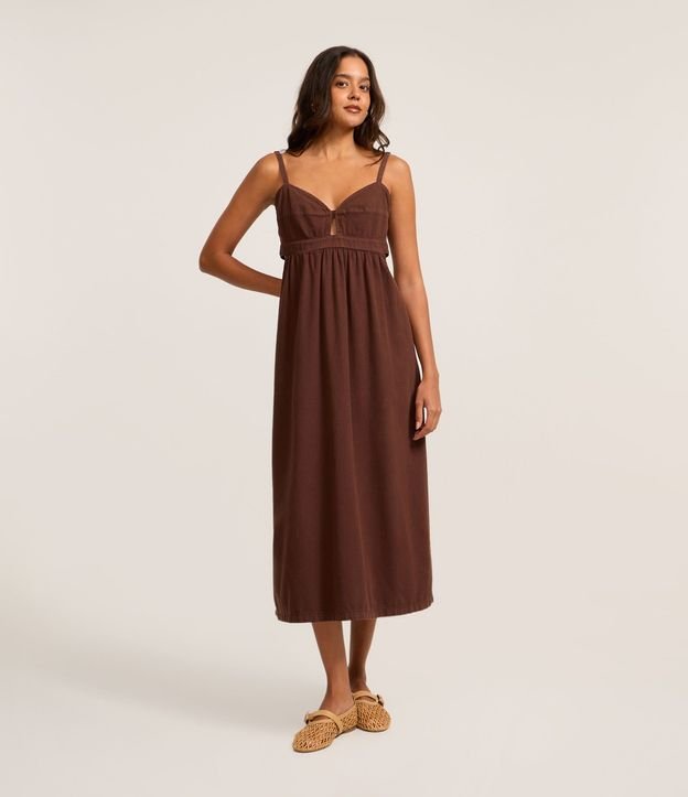 Vestido Midi en Sarga con Escote Corazón y Cutouts