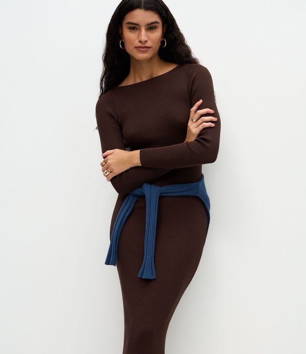 Vestido Midi de Punto Ajustado y con Cuello Barco 2
