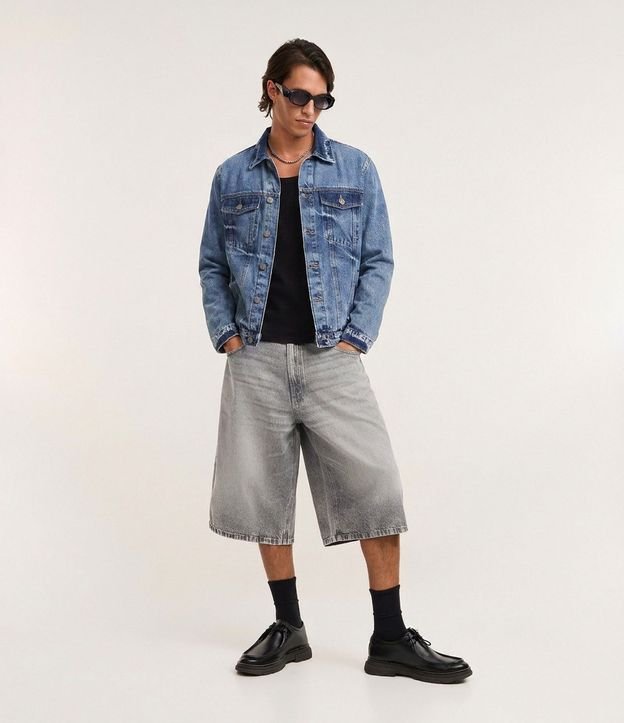 Campera Regular en Jeans Desteñido con Botones y Bolsillos en el Pecho