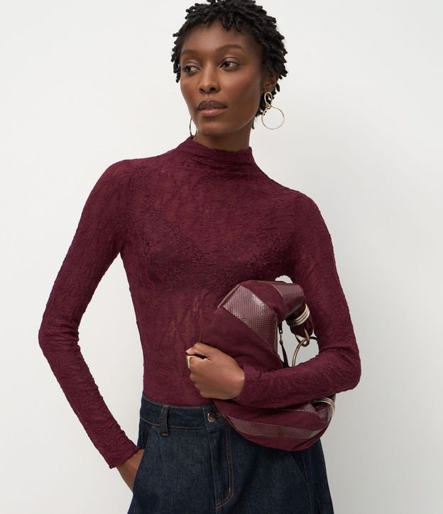 Blusa Manga Larga en Encaje con Cuello Alto