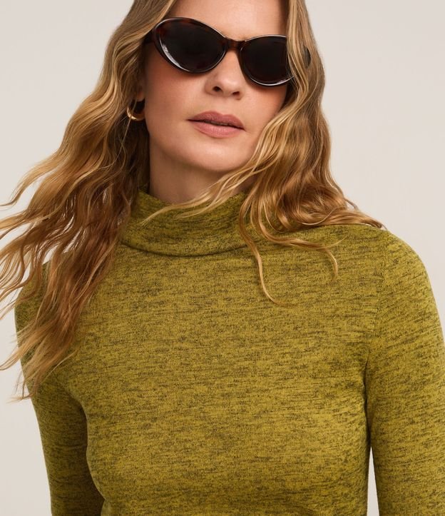 Blusa Texturizada con Cuello Alto y Manga Larga 5