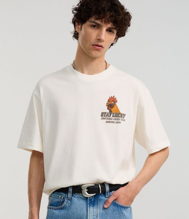 Remera Boxy en Algodón con Gallo de Championes Estampado y Lettering Stay Cocky 2