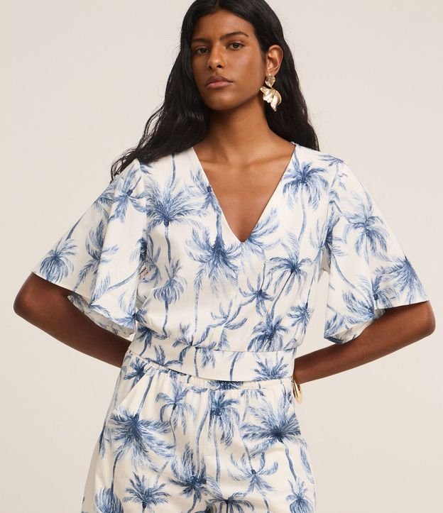 Blusa en Viscolino con Estampa Palmeras y Escote V