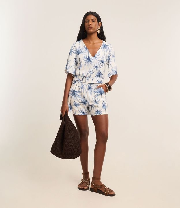 Blusa en Viscolino con Estampa Palmeras y Escote V 2