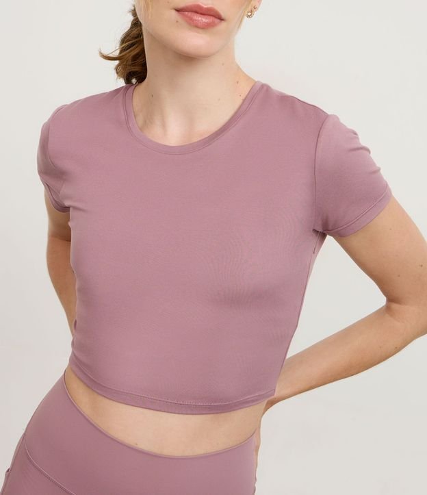 Remera Cropped Deportiva con Diferencial Tacto Suave 3