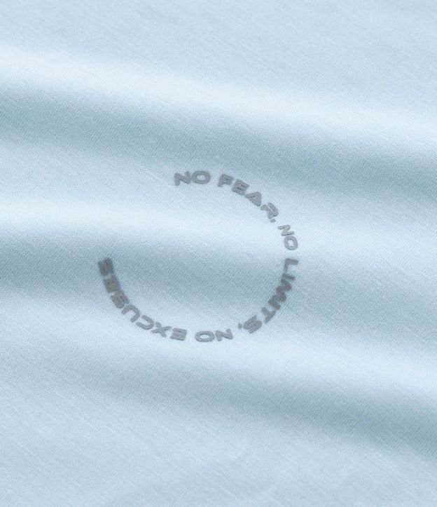 Remera Deportiva en Tecnologia Dry con Estampa Lettering 5