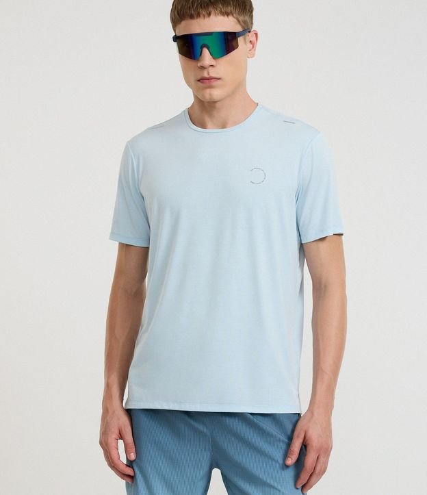 Remera Deportiva en Tecnologia Dry con Estampa Lettering