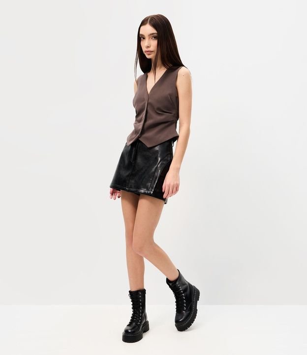 Short Pollera en PU con Bolsillos 1