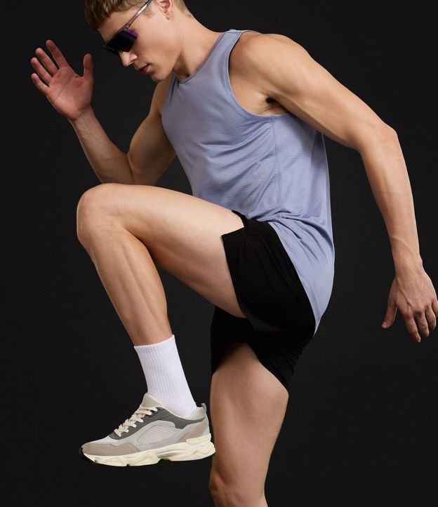 Bermuda Deportiva en Microfibra Liso Running Perforada 5