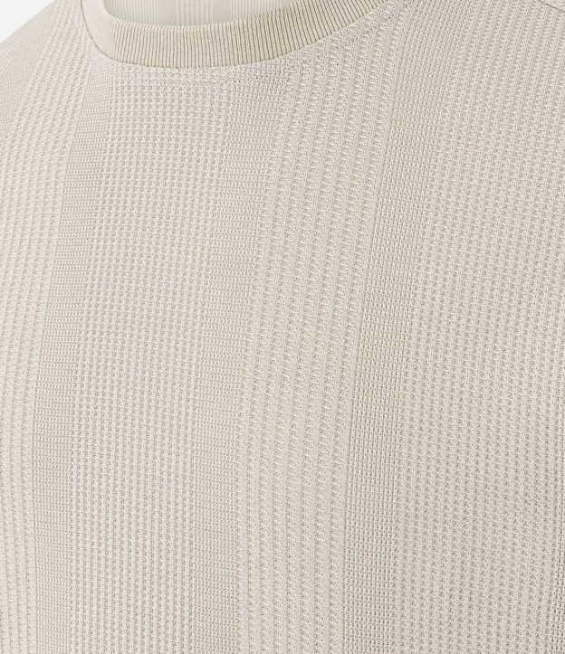 Remera Regular con Cuello Redondo y Textura Vertical 7