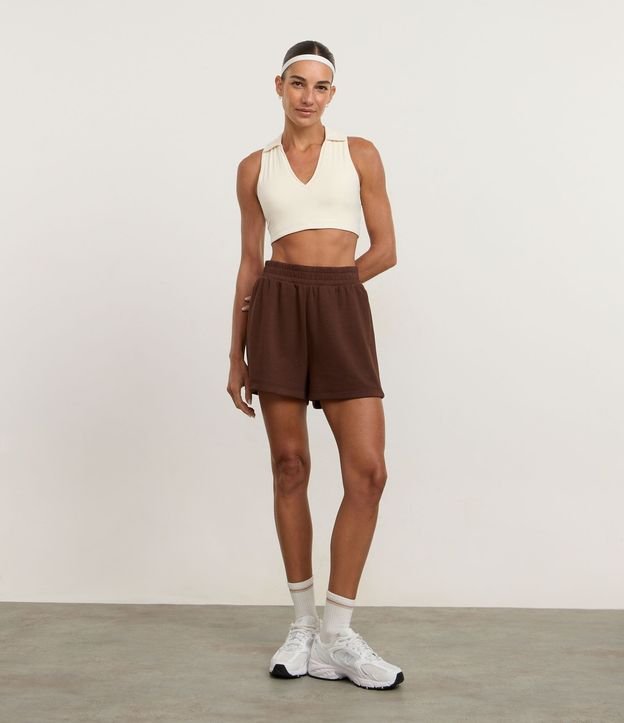Bermuda Deportiva en Modal con Detalle de Pliegues