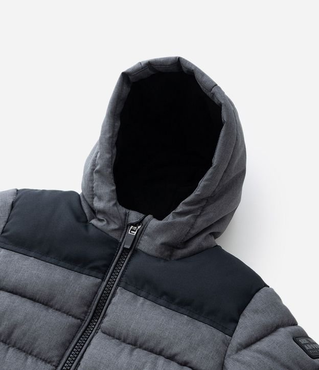 Campera Infantil con Capucha y Recorte Texturizado – Talle 1 a 4 años 8
