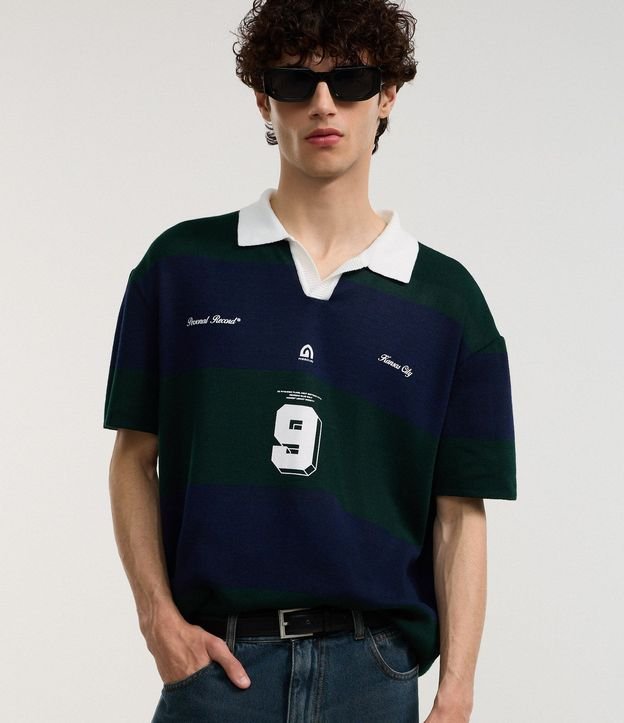 Camisa Boxy Sportcore en Punto con Cuello Inglés V y Estampa de Rayas