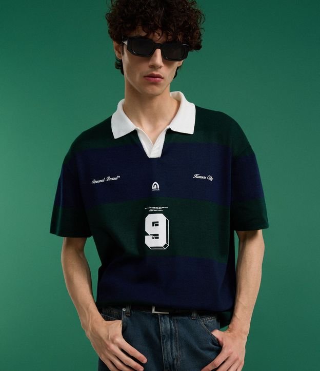 Camisa Boxy Sportcore en Punto con Cuello Inglés V y Estampa de Rayas 7