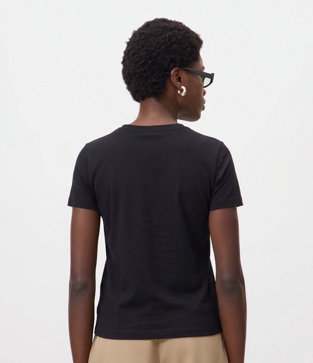 Blusa Slim Básica en Algodón Peruano con Cuello Redondo 4