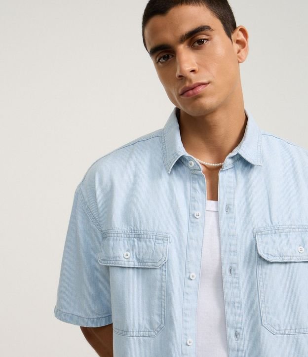 Camisa Boxy en Jeans con Estampa de Rayas y Bolsillos 7