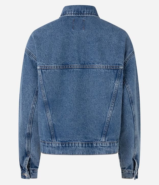 Campera Boxy en Jeans con Bolsillos y Recortes 7