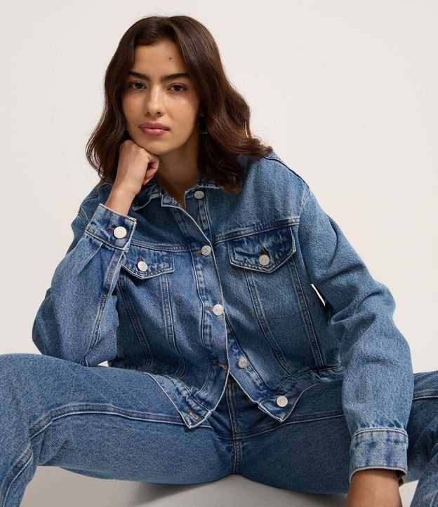 Campera Boxy en Jeans con Bolsillos y Recortes