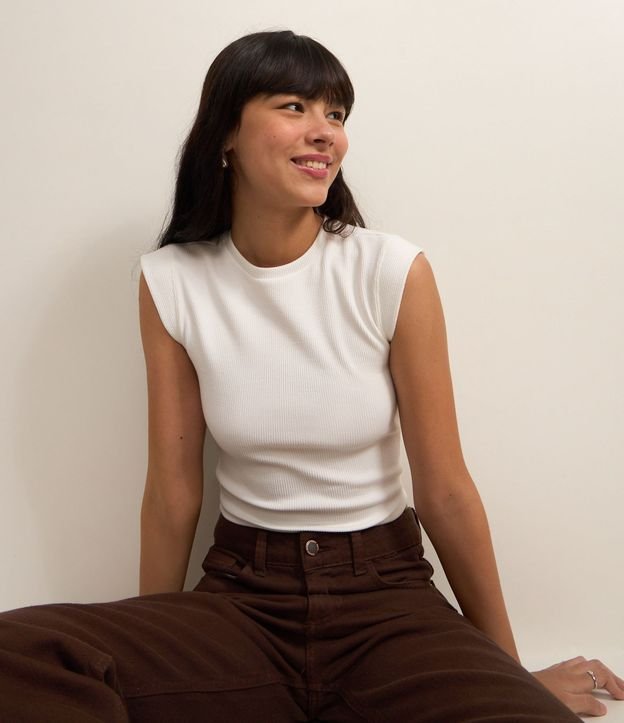 Blusa Acanalada con Sisa Diferenciada 3