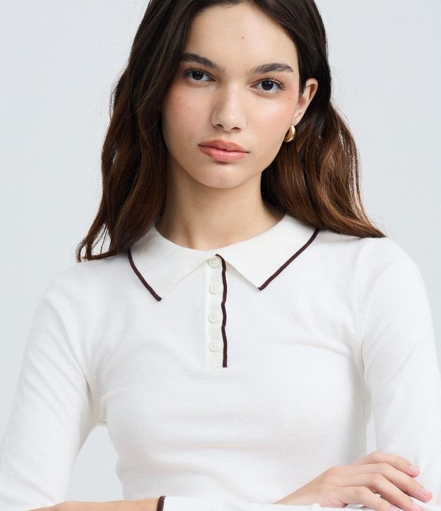 Blusa en Punto con Cuello Polo y Detalle Contrastante 3