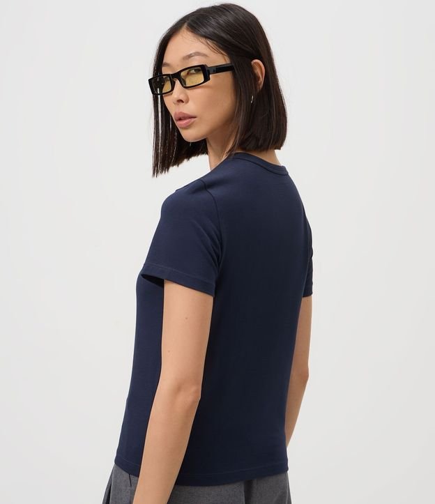 Blusa Slim Básica en Algodón Peruano con Cuello Redondo 4
