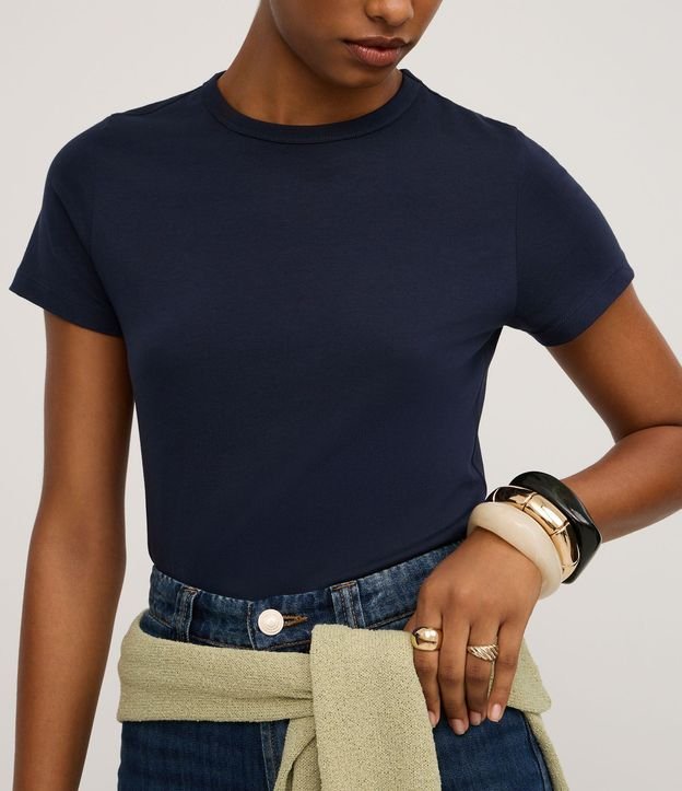 Blusa Slim Básica en Algodón Peruano con Cuello Redondo 4