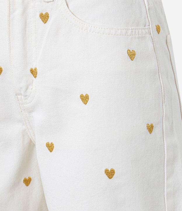 Short Mom Cintura Alta en Jeans con Bordado Corazones 8