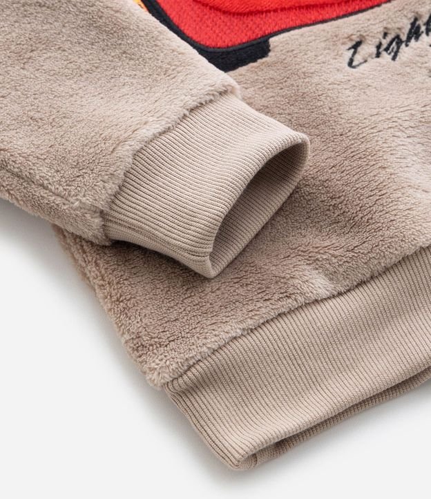 Saco Infantil en Sherpa con Bordado Cars – Talle 1 a 6 años 4