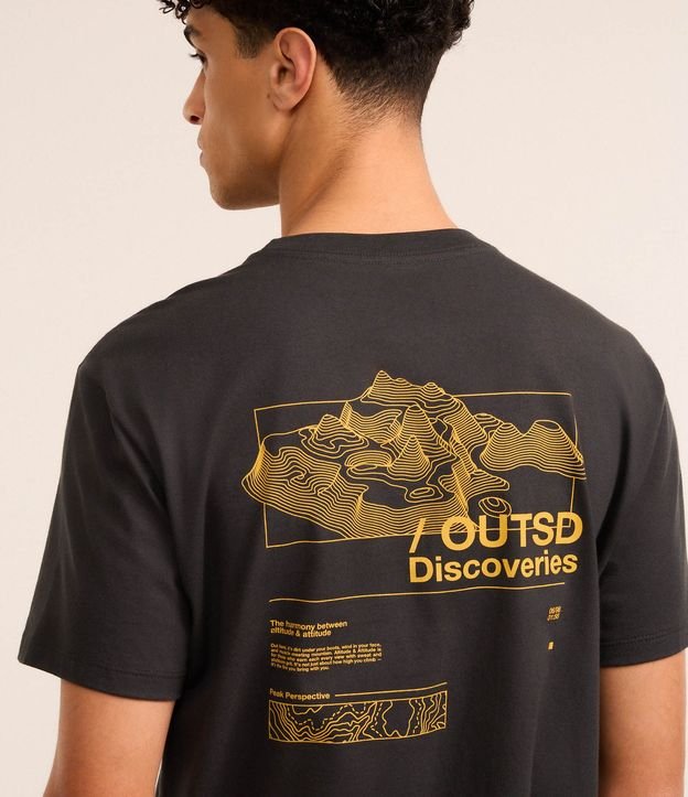 Remera Comfort en Algodón con Estampa de Mapa y Lettering Outsd Discoveries 3