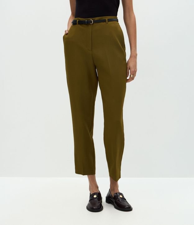 Pantalón Carrot Sastrería en Crepé con Cinturón Fino 3