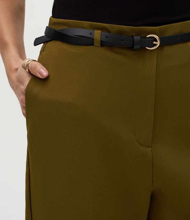 Pantalón Carrot Sastrería en Crepé con Cinturón Fino 4