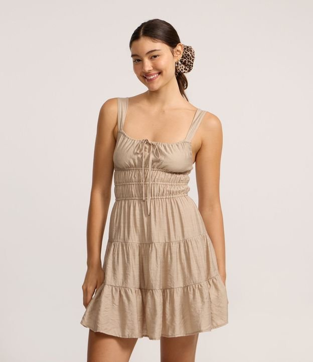 Vestido Evasê Corto con Lazo y Babados