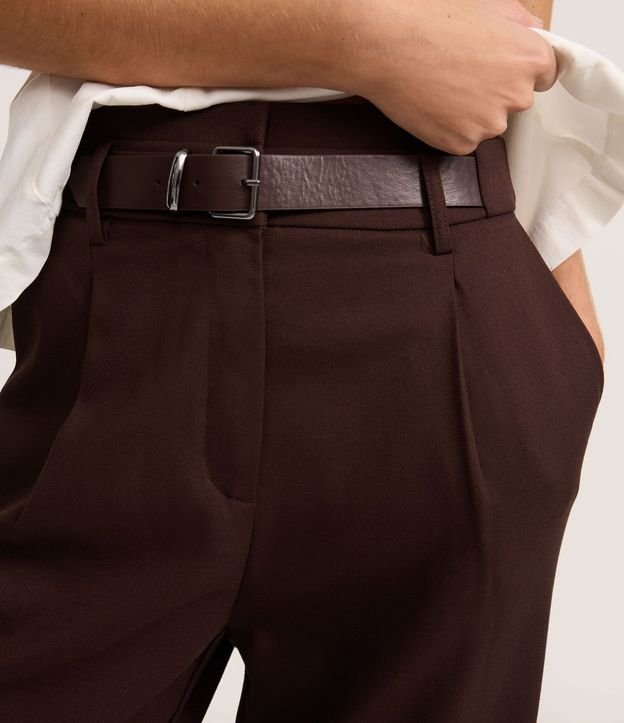 Pantalón Recto en Sastrería con Cinturón Medio 4