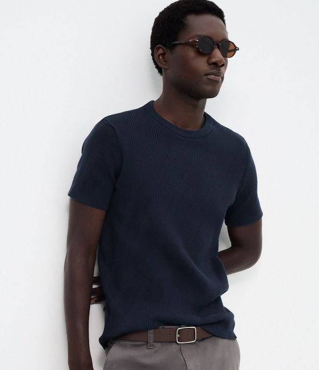 Remera Slim en Algodón con Textura y Manga Corta