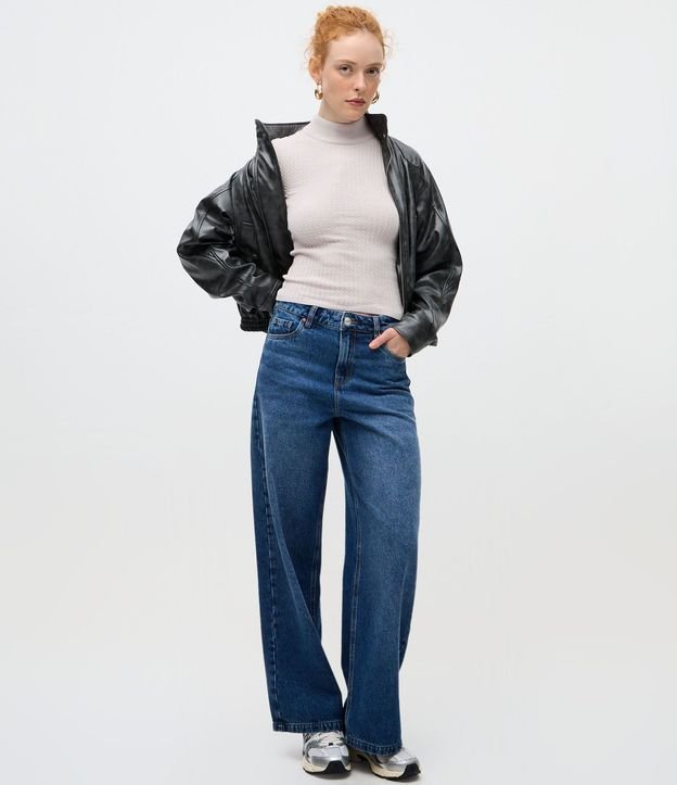 Blusa Slim Texturizada con Cuello Alto y Manga Larga 2