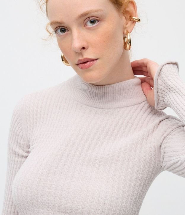 Blusa Slim Texturizada con Cuello Alto y Manga Larga 3
