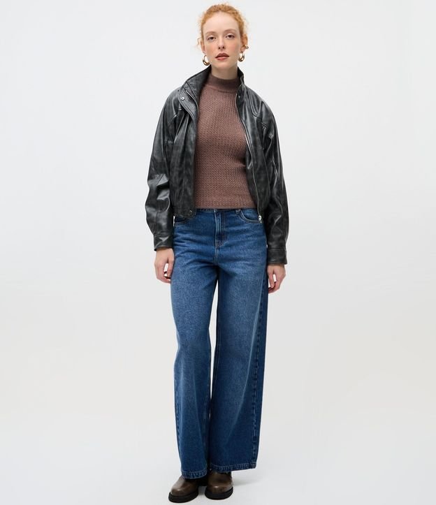 Blusa Slim Texturizada con Cuello Alto y Manga Larga 2