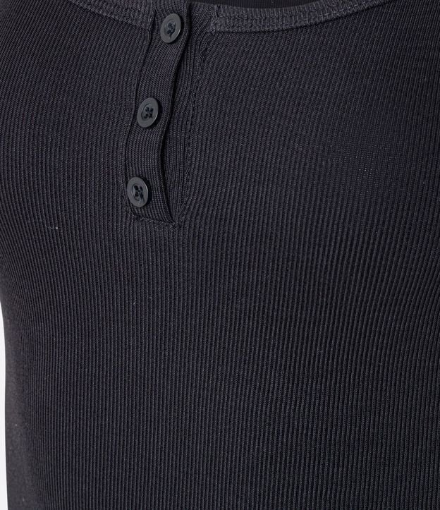 Blusa en Rib con Botones en el Escote 8