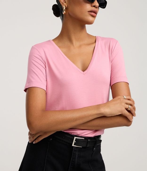 Blusa Básica en Viscosa con Escote V 4