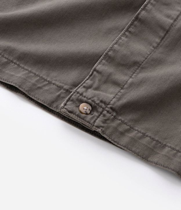 Camisa Overboxy en Sarga con Bolsillo Sobre Delantero 8