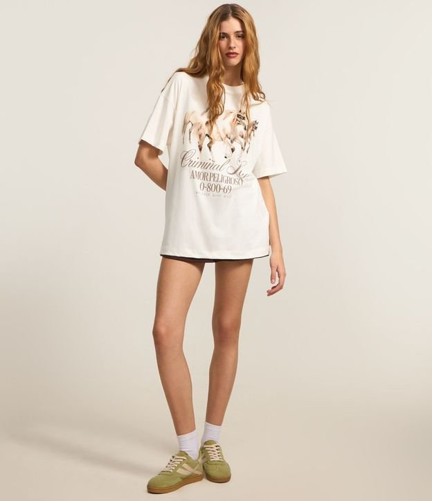 Remera Oversized en Algodón con Estampa Criminal Love Cavalos 2