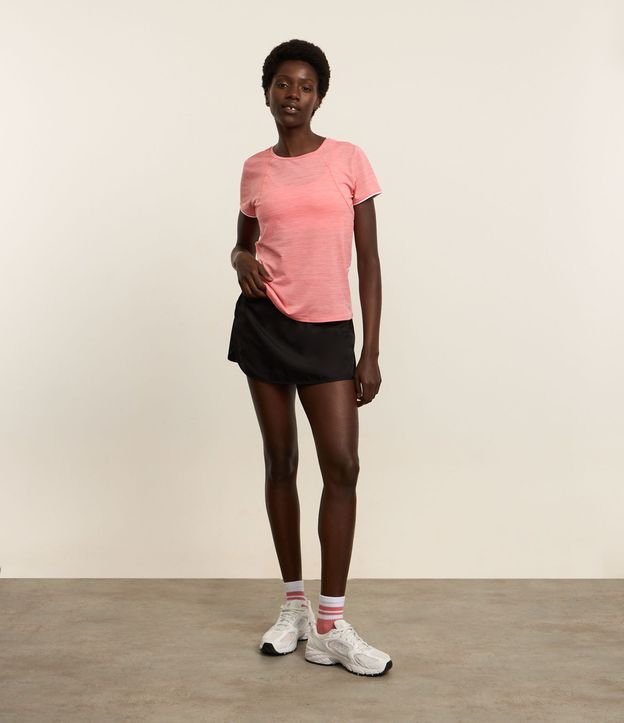 Remera Deportiva con Tecnologia Dry y Frisos en la Espalda 3