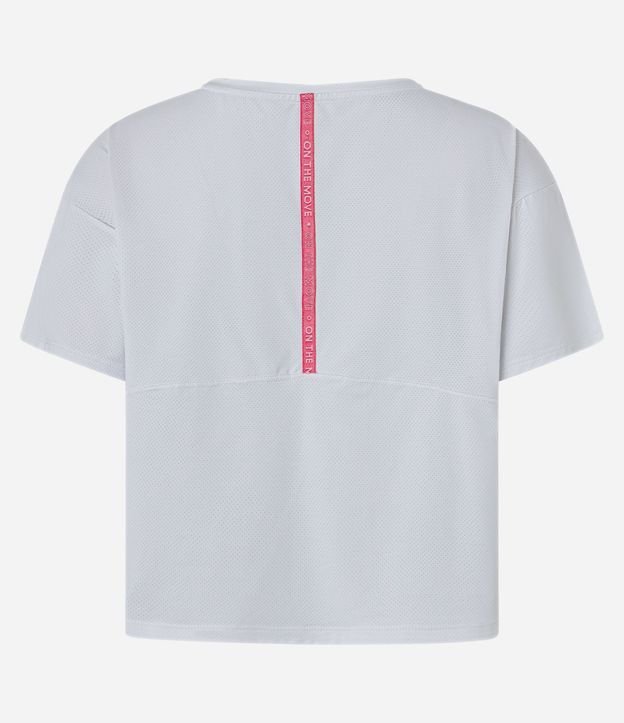 Remera Cropped Deportiva en Microfibra Texturizada con Detalle en la Espalda 5