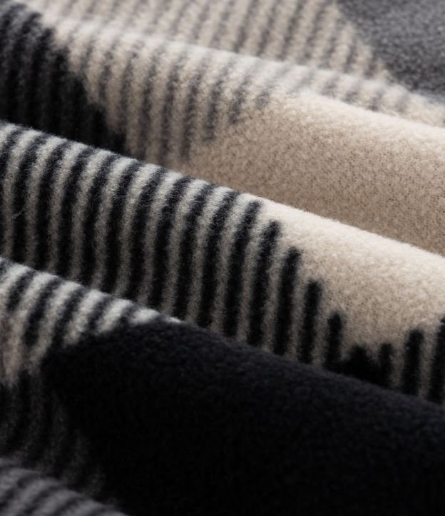 Saco Infantil en Fleece con Estampa de Cuadros y Capucha – Talle 5 a 14 años 5