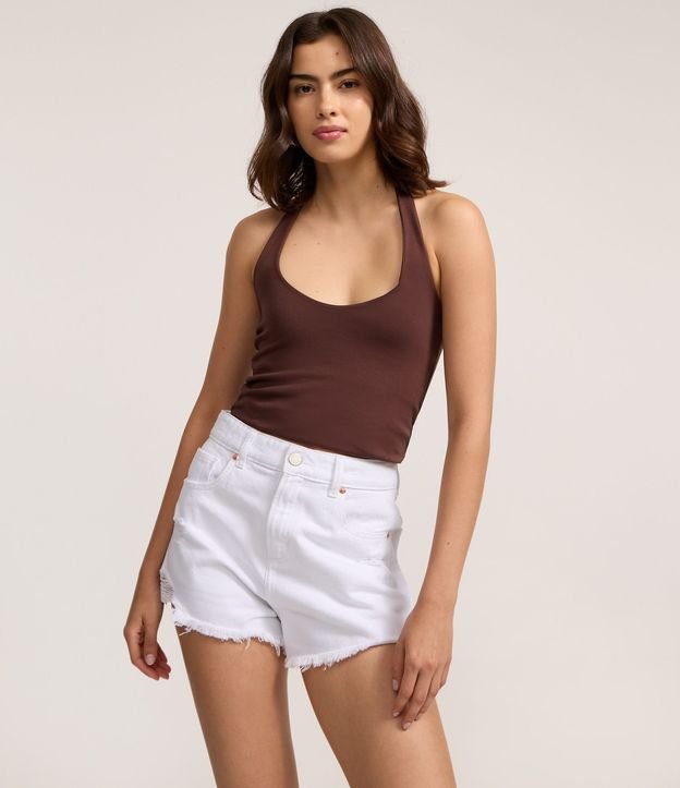 Short Slim en Sarga con Terminación Deshilachada 2