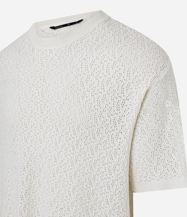 Remera Boxy en Viscosa Texturizado Perforaciones 2
