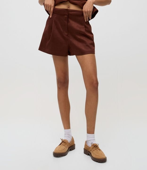 Short Evasê en Gamuza con Pliegues 2